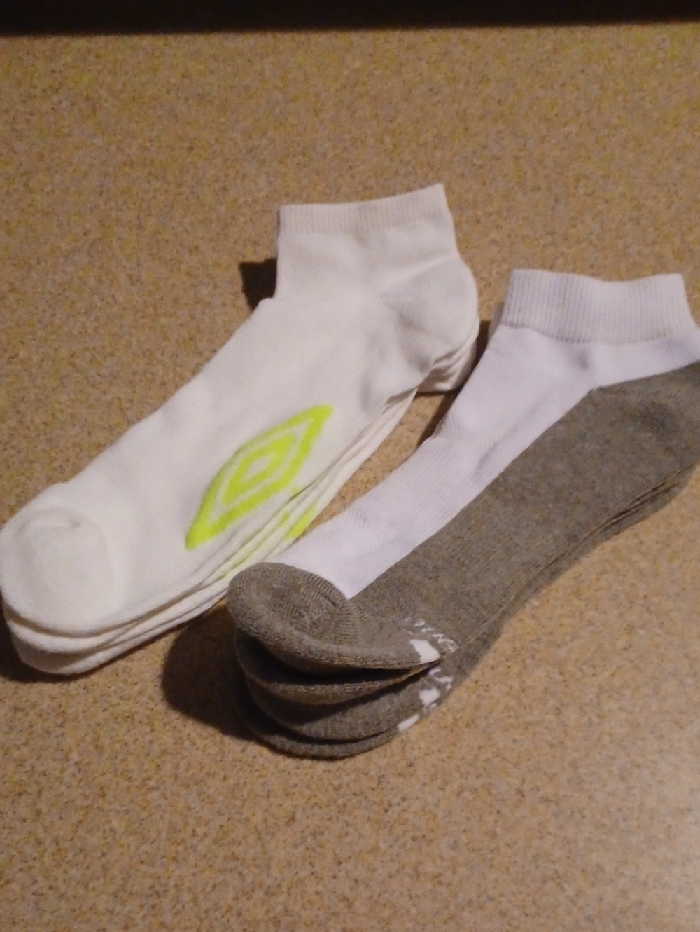 > Men's Athletic Socks - White & Gray 4 Pairs